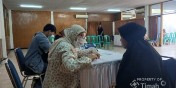 Datang Antar Cucu Sunatan, Ibu Biah Sekalian Periksa Kesehatan Gratis PT Timah Tbk