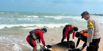 Dua Jenazah Misterius Ditemukan Berjarak 15 Km di Pesisir Bangka Selatan