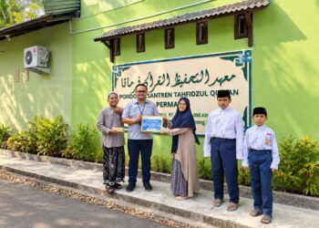 45 Santri Belajar di Tengah Keterbatasan Ruang Kelas, PT TIMAH Beri Dukungan