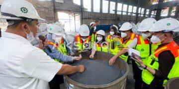 Menelusuri Industri Timah dari Dekat, Duta Minerba Saksikan Tambang hingga Reklamasi