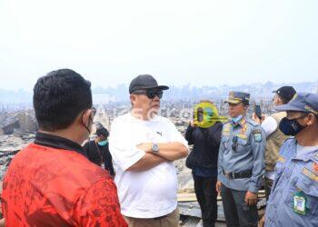 Lebih dari 450 Rumah Terbakar, Hidayat Arsani Cek Logistik dan Obat-obatan Pengungsi